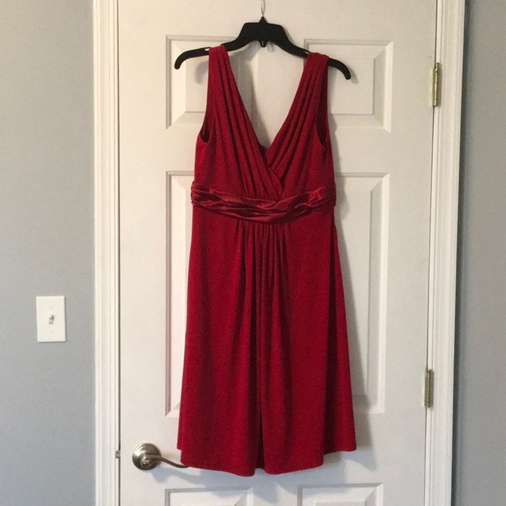 Short red bridesmaid’s dress